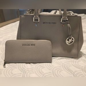 Micheal Kors Purse and Wallet